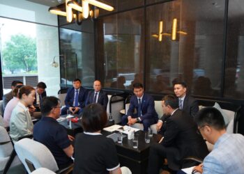 ДАРХАН САТЫБАЛДЫ БЕЙЖІҢДЕ ІСКЕР ТОП ӨКІЛДЕРІМЕН КЕЛІССӨЗДЕР ЖҮРГІЗДІ