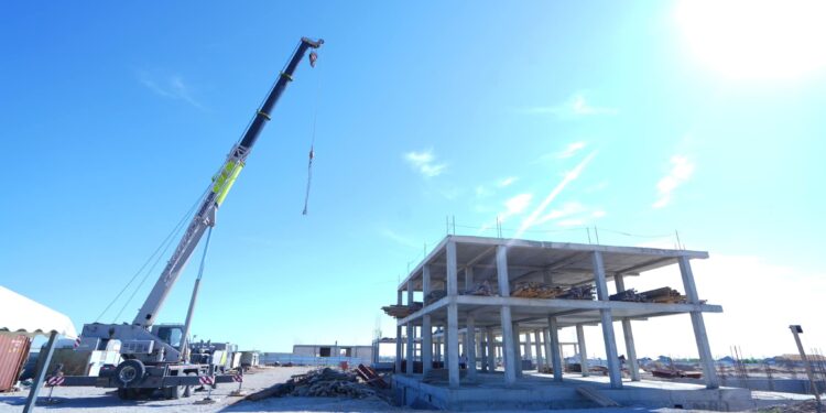 ТҮРКІСТАН: ДАРХАН САТЫБАЛДЫ СОЗАҚ АУДАНЫНДАҒЫ ҚҰРЫЛЫС АЛАҢДАРЫН АРАЛАДЫ