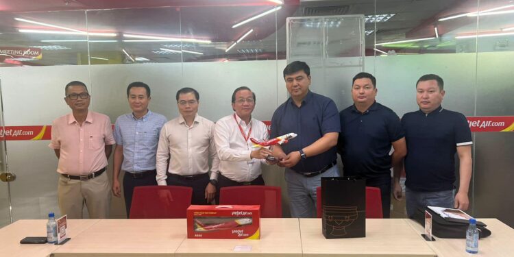 ТҮРКІСТАНДЫҚ ДЕЛЕГАЦИЯ ВЬЕТНАМДА ХАЛЫҚАРАЛЫҚ ӘУЕЖАЙДЫҢ ӘЛЕУЕТІН КӨТЕРУ БОЙЫНША КЕЛІССӨЗ ЖҮРГІЗДІ