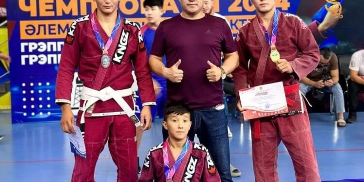 ТҮРКІСТАНДЫҚ СПОРТШЫЛАР ГРЕППЛИНГ UWW СПОРТЫНАН ЕЛ ЧЕМПИОНАТЫНДА ЖҮЛДЕЛІ ОРЫНДАРДАН КӨРІНДІ