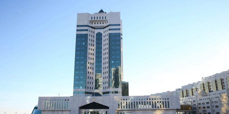 Су тасқынынан зардап шеккен қазақстандықтарға 4 790 салынған және сатып алынған үй мен пәтерлер берілді