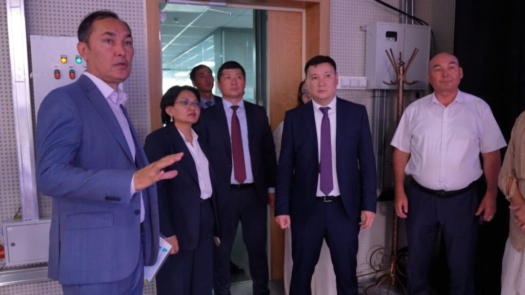 ОБЛЫС ӘКІМІНІҢ ОРЫНБАСАРЫ «TURKISTAN» ТЕЛЕАРНАСЫНЫҢ ЖҰМЫСЫМЕН ТАНЫСТЫ