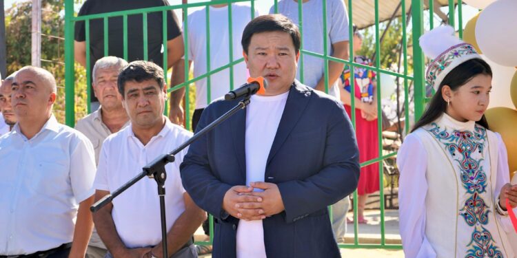 ТҮРКІСТАН: КЕНТАУДА «ТАЗА ҚАЗАҚСТАН» ЭКОАКЦИЯСЫ АЯСЫНДА ЖАҢА ОЙЫН АЛАҢШАСЫ ПАЙДАЛАНУҒА БЕРІЛДІ