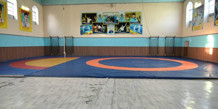 ТҮРКІСТАН: ЖЕТІСАЙДА СПОРТ КЕШЕНІ ЖАҢА КЕЙІПКЕ ЕНЕДІ