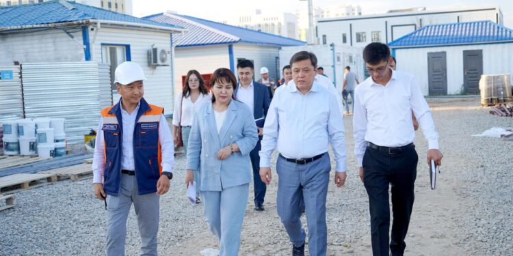 ТҮРКІСТАН ҚАЛАСЫНДАҒЫ БІЛІМ ОШАҚТАРЫНА ЖӨНДЕУ ЖҰМЫСТАРЫ ЖҮРГІЗІЛУДЕ