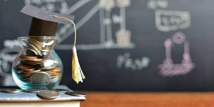 Жаңа оқу жылында қазақстандық колледж студенттерінің шәкіртақысы 50%-ға өседі