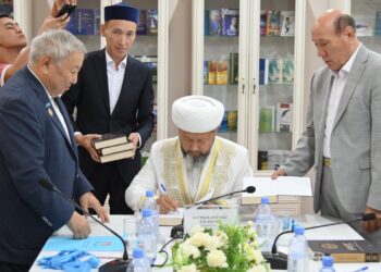 «БАБАЛАР ІЗІМЕН ҚАЗАҚ ДАЛАСЫНДАҒЫ МҰСЫЛМАНДЫҚ МЕКТЕП» КІТАБЫНЫҢ ТҰСАУЫ КЕСІЛДІ
