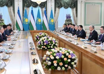 Қасым-Жомарт Тоқаев пен Шавкат Мирзиёев Қазақстан мен Өзбекстанның Жоғары мемлекетаралық кеңесінің бірінші отырысына қатысты