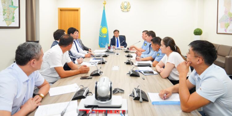 ТҮРКІСТАН: ДЕНСАУЛЫҚ САЛАСЫНДАҒЫ ӨЗЕКТІ МӘСЕЛЕЛЕР ТАЛҚЫЛАНДЫ