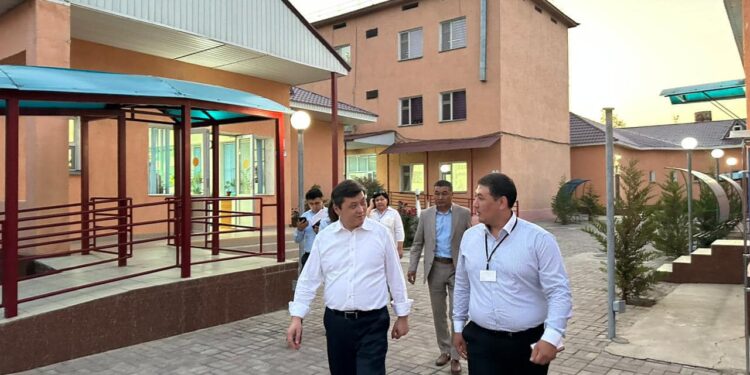 ТҮРКІСТАНДА ЕРЕКШЕ БАЛАЛАРҒА АРНАЛҒАН «ҚАМҚОРЛЫҚ» ОРТАЛЫҒЫ АШЫЛАДЫ