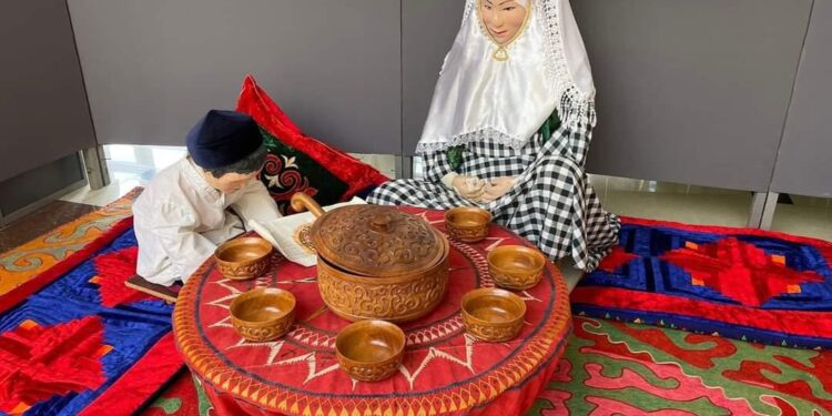 ТҮРКІСТАН: «ҚАЗАҚТЫҢ БАС АҚЫНЫ» АТТЫ КӨРМЕ ҰЙЫМДАСТЫРЫЛДЫ