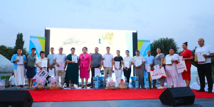 АРЫСТА «ҮЛГІЛІ ҮЙ» БАЙҚАУЫНЫҢ ЖЕҢІМПАЗДАРЫНА ҚАРЖЫЛАЙ СЫЙЛЫҚТАР ТАБЫСТАЛДЫ