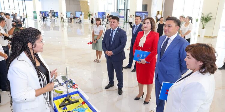 ШЫМКЕНТ: «DIGITAL KAZAKHSTAN : ЖАҢА ЗАМАНДАҒЫ БІЛІМ БЕРУ» ТАҚЫРЫБЫНДА КОНФЕРЕНЦИЯ ӨТТІ