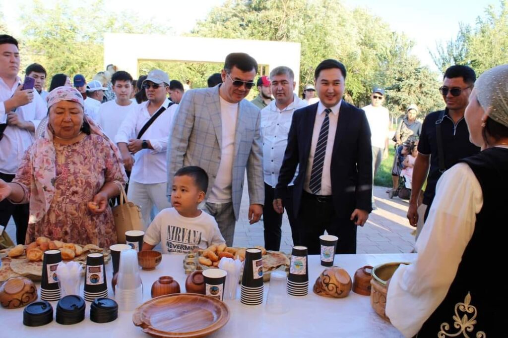 ТҮРКІСТАН ТӨРІНДЕ КЕЛЕС АУДАНЫНЫҢ МӘДЕНИ КҮНДЕРІ БАСТАЛДЫ