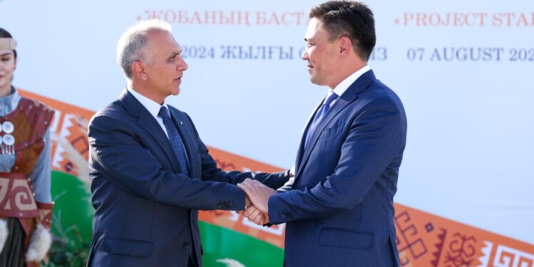 ИНВЕСТЖОБА: ШЫМКЕНТТЕ ОРТА АЗИЯДАҒЫ ЕҢ ІРІ ЖЫЛЫЖАЙ КЕШЕНІНІҢ КАПСУЛАСЫ САЛЫНДЫ