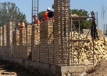 КЕЛЕСТЕГІ БІРЛІК АУЫЛЫНДА ДӘРІГЕРЛІК АМБУЛАТОРИЯ САЛЫНЫП ЖАТЫР