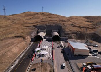 ТҮРКІСТАН: ЕЛІМІЗДЕГІ АЛҒАШҚЫ ЕҢ ҰЗЫН АВТОКӨЛІК ТОННЕЛІ ПАЙДАЛАНУҒА БЕРІЛДІ