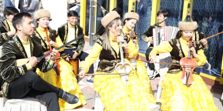 ҚАЗАҚ ДАСТАРХАНЫ – БЕРЕКЕ БАСТАУЫ