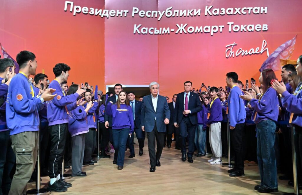 Президент выступил на молодежном форуме «Жаңа адамдар»