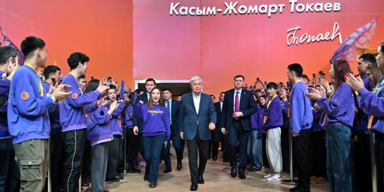 Президент «Жаңа адамдар» жастар форумында сөз сөйледі