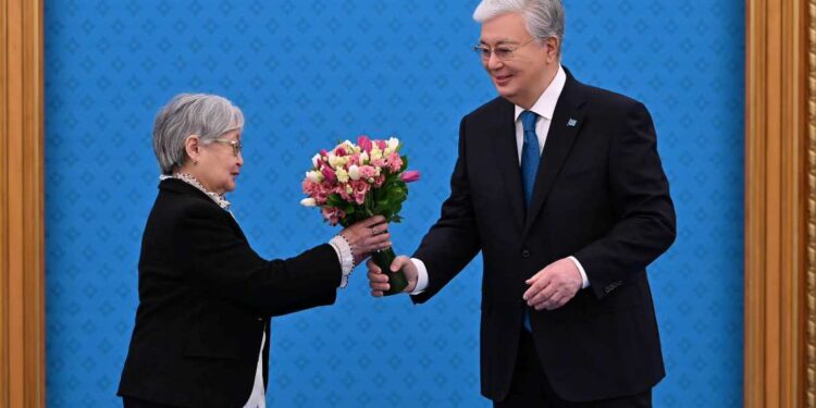 МЕМЛЕКЕТ БАСШЫСЫ 8 НАУРЫЗ – ХАЛЫҚАРАЛЫҚ ӘЙЕЛДЕР КҮНІНЕ АРНАЛҒАН МАРАПАТТАУ РӘСІМІНДЕ СӨЗ СӨЙЛЕДІ