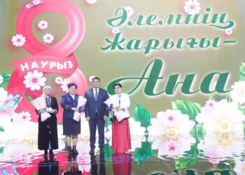 ТҮРКІСТАНДА «ӘЛЕМНІҢ ЖАРЫҒЫ – АНА» МЕРЕКЕЛІК ІСШАРАСЫНДА АРДАҚТЫ ЖАНДАРҒА ҚҰРМЕТ КӨРСЕТІЛДІ