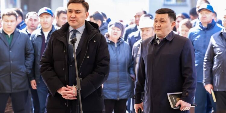 Шымкент қаласының әкімі Тұран ауданы тұрғындарымен кездесті 