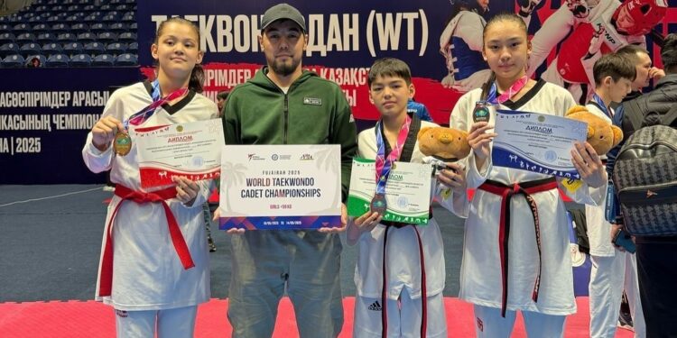 ТҮРКІСТАНДЫҚ ТАЕКВОНДОШЫЛАР ЕЛ ЧЕМПИОНАТЫНДА 4 МЕДАЛЬ ЕНШІЛЕДІ
