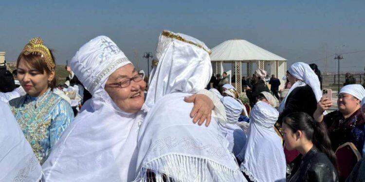 ТҮРКІСТАН: ТҮРКІСТАН ОБЛЫСЫ МЕН ШЫМКЕНТ ҚАЛАСЫНЫҢ ЗИЯЛЫ ҚАУЫМ ӨКІЛДЕРІ АМАЛ КҮНІН ҚАРСЫ АЛДЫ