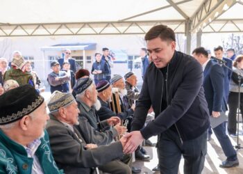 Шымкент қаласының әкімі Еңбекші ауданы тұрғындарымен кездесті 