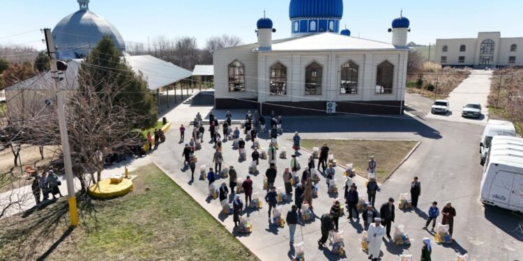 ШАРДАРАЛЫҚ 60 ОТБАСЫҒА АЗЫҚ-ТҮЛІК ҮЛЕСТІРІЛДІ