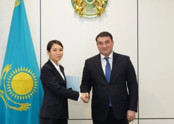 ТҮРКІСТАН ОБЛЫСЫНДА АУЫЛШАРУАШЫЛЫҒЫ ТЕХНИКАСЫН ШЫҒАРАТЫН ЗАУЫТ АШУ ЖӨНІНДЕ КЕЛІССӨЗ ЖҮРГІЗІЛДІ