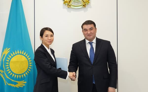 ТҮРКІСТАН ОБЛЫСЫНДА АУЫЛШАРУАШЫЛЫҒЫ ТЕХНИКАСЫН ШЫҒАРАТЫН ЗАУЫТ АШУ ЖӨНІНДЕ КЕЛІССӨЗ ЖҮРГІЗІЛДІ