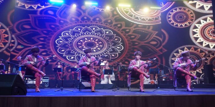 ТҮРКІСТАНДА «АЛҚОҢЫР» АНСАМБЛІНІҢ АЛҒАШҚЫ КОНЦЕРТІ ӨТТІ