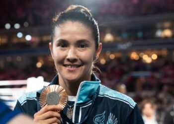 Қасым-Жомарт Тоқаев қазақстандық боксшы Назым Қызайбайды тарихи жеңісімен құттықтады