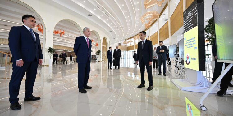 Мемлекет басшысы Tulip Hall көпфункционалды кешеніне барды