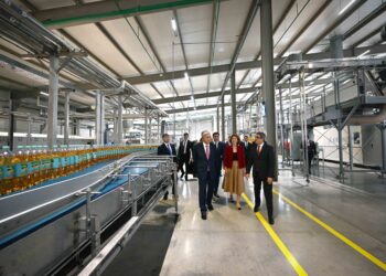 Президент жаңадан ашылған Coca-Cola Içecek Kazakhstan зауытына барды