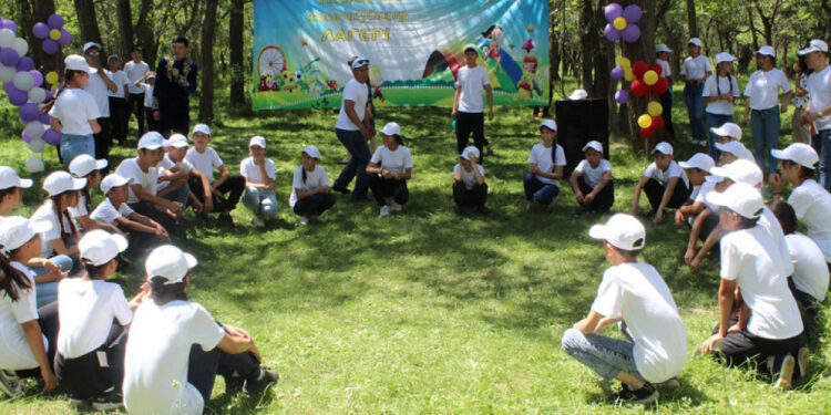 ШЫМКЕНТТІК ОҚУШЫЛАРДЫҢ 94,8 ПАЙЫЗЫ ЖАЗҒЫ ДЕМАЛЫСТА ЛАГЕРЬГЕ БАРЫП, ҮЙІРМЕЛЕРГЕ ҚАТЫСАДЫ