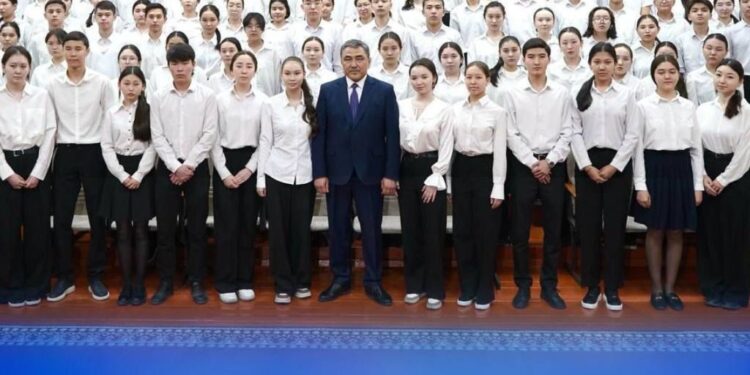 Более 1,8 млн школьников по всему Казахстану приняли участие в открытых уроках на тему бережливого потребления воды