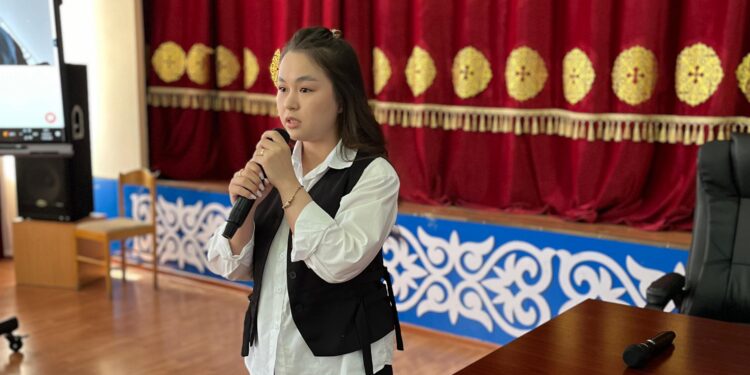 ШЫМКЕНТ: ЖАСТАРҒА МЕМЛЕКЕТТІК БАҒДАРЛАМАЛАР ТУРАЛЫ АҚПАРАТТАР БЕРІЛДІ