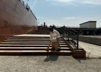 ШЫМКЕНТТІК ЖАСТАР «ТАЗА ҚАЗАҚСТАН» БАҒДАРЛАМАСЫ АЯСЫНДА БАДАМ ӨЗЕНІНІҢ БОЙЫН ТАЗАЛАДЫ