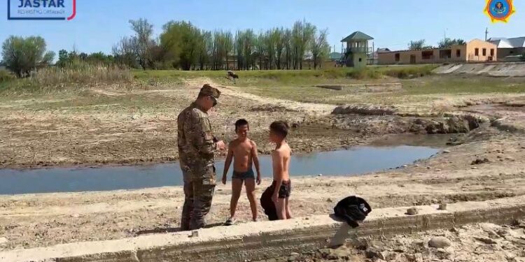 ШЫМКЕНТ: СУ АЙДЫНДАРЫНДАҒЫ ҚАУІПСІЗДІКТІ САҚТАУ ШАРАЛАРЫ ТҮСІНДІРІЛУДЕ