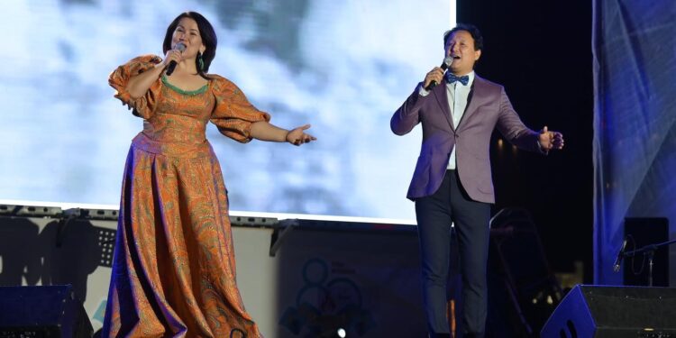 ЖЕҢІС КҮНІНЕ АРНАЛҒАН МЕРЕКЕЛІК КОНЦЕРТКЕ ЖҮЗДЕГЕН КӨРЕРМЕН ҚАТЫСТЫ