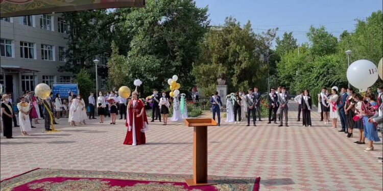 В ЭТОМ ГОДУ В ШЫМКЕНТЕ 15 891 ВЫПУСКНИК ОКОНЧИТ ШКОЛУ