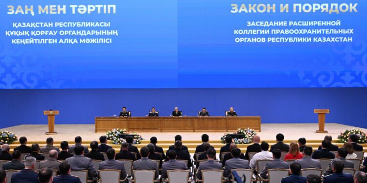 Мемлекет басшысы Қасым-Жомарт Тоқаев құқық қорғау органдарының кеңейтілген алқа мәжілісінде сөз сөйледі