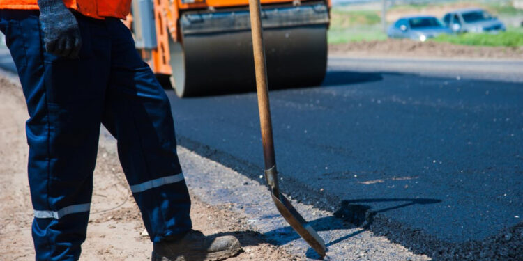 ЕЛІМІЗДЕ РЕСПУБЛИКАЛЫҚ МАҢЫЗҒА ИЕ ТАСЖОЛДАРДА АУҚЫМДЫ ЖӨНДЕУ ЖҰМЫСТАРЫ ҚАРҚЫНДЫ ЖАЛҒАСЫП ЖАТЫР