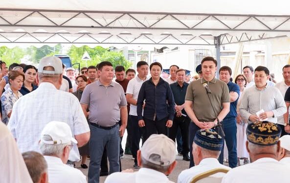 ҚАЛА ӘКІМІ ТҰРАН АУДАНЫНЫҢ ТҰРҒЫНДАРЫМЕН КЕЗДЕСТІ