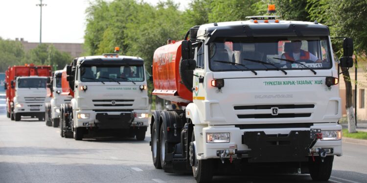 Түркістан қаласының коммуналдық қызметтері жаңа арнайы техникалармен толықты
