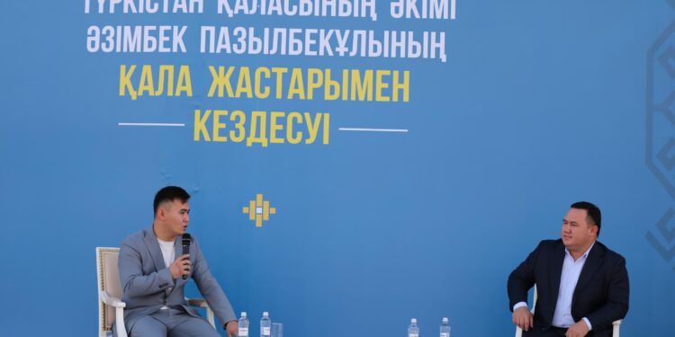 ҚАЛА ӘКІМІ ЖАСТАРМЕН КЕЗДЕСТІ