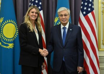 Президент Смитсон институтының басшылығымен кездесті